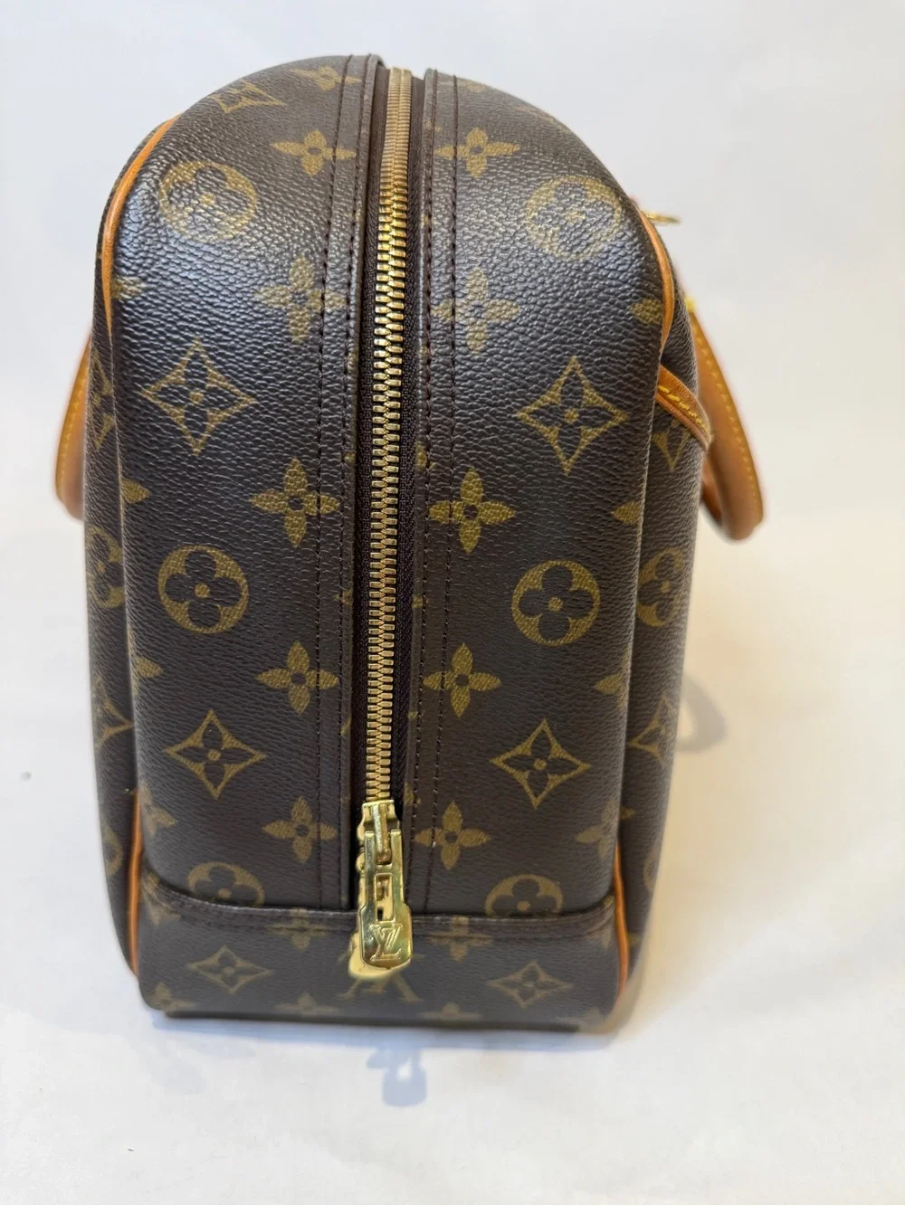Louis Vuitton classic louis